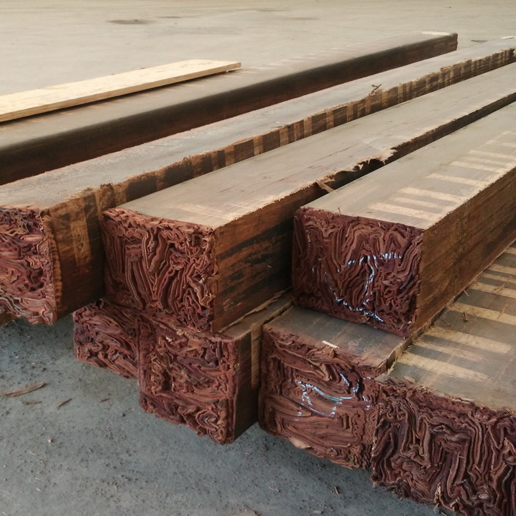 【国森机械制造利用速生杨木单板高压高密度重