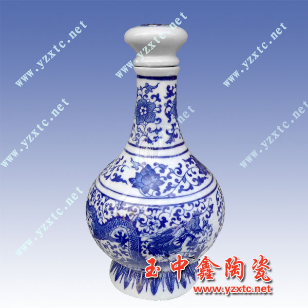 38、青花缠枝龙纹1斤装酒瓶TCJPQQQIQ038.jpg